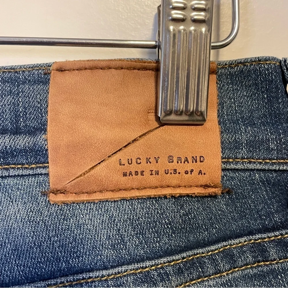 Lucky brand ankle jeans. Charlie skinny